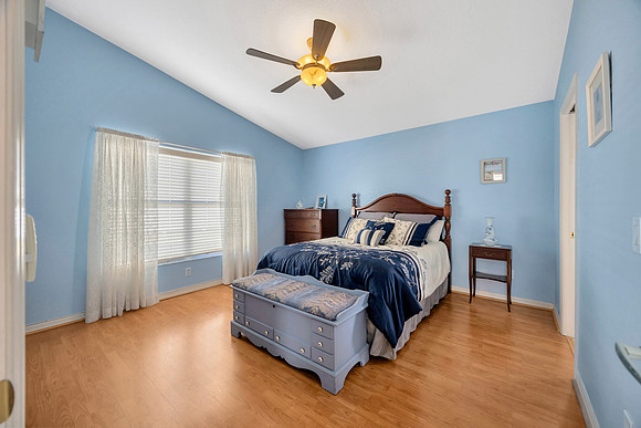 Linda Urban 2852 Banyan Hill Ln-22