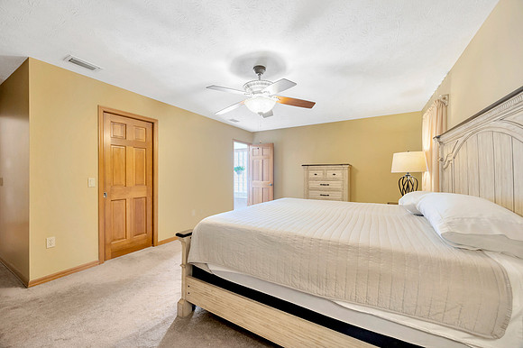 Linda Urban 11 Sycamore Ct. W-36