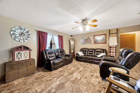 Tyler Carpenter 37404 Orange Valley Ln-5