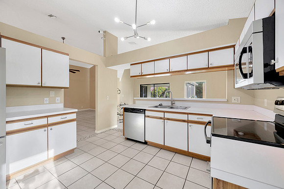 Brownlee Group 4304 Barret Ave-24