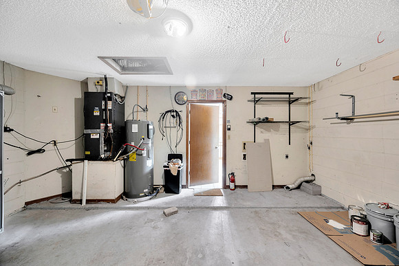 Brownlee Group 4304 Barret Ave-25