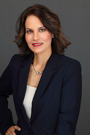 Maria Munoz Headshots-24