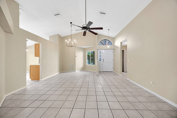 Brownlee Group 4304 Barret Ave-13