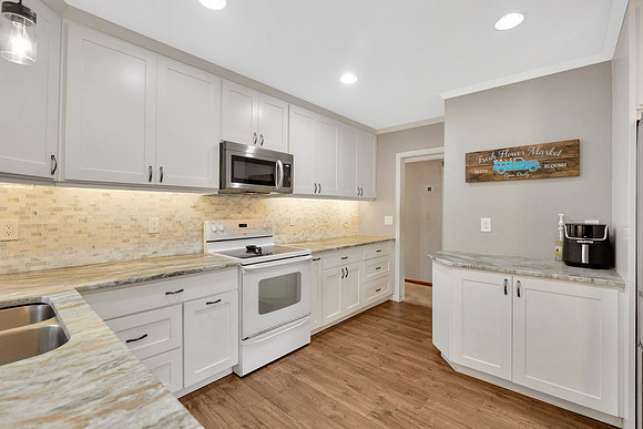 Leeann Sack 15040 Lake Magdalene Blvd.-17