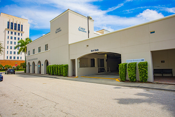 FCS Sarasota Building Parking-5