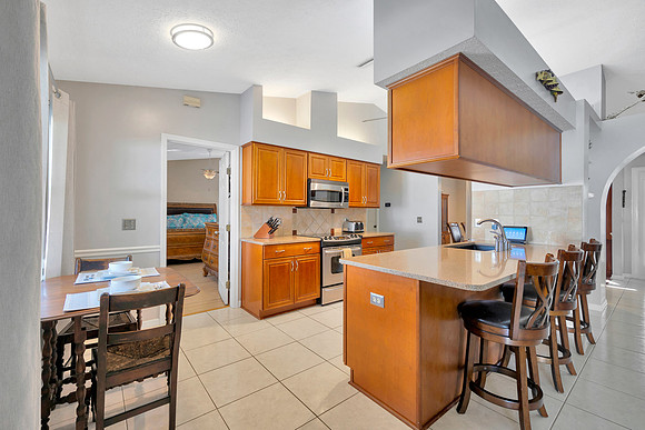 Lynn Davis 1414 Monte Lake Dr.-13