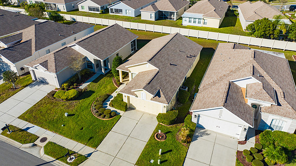 Linda Urban 2852 Banyan Hill Ln-16
