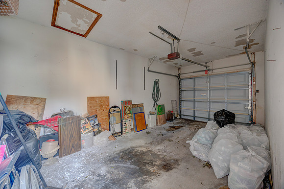 Brownlee Group 16106 Dawnview Dr Interior-1