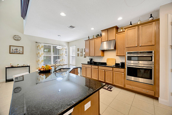 Leeann 9091 Spruce Creek Cir-17