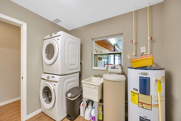 Leeann Sack 15040 Lake Magdalene Blvd. Before Declutter-1