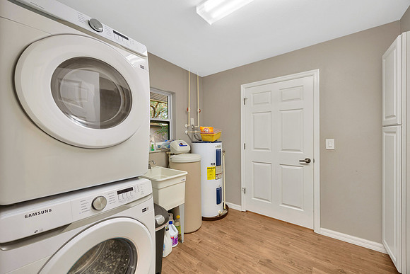 Leeann Sack 15040 Lake Magdalene Blvd. Before Declutter-2