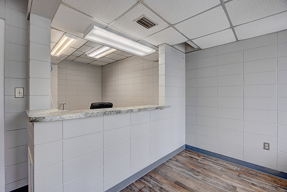 Suncoast Skin Leesburg Location 17