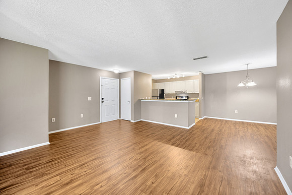Michelle 9481 Highland Oak Dr. #606-8