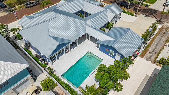Larsen's Pool 319 Bailey St Safety Harbor-11