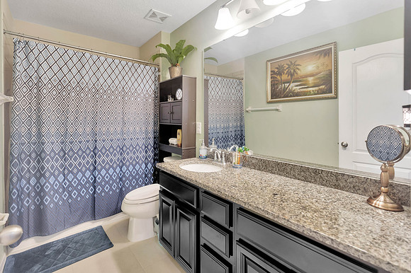 Vargas Grand Kempston Dr.-28