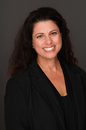 41 Stefanie Pastis Headshot-1