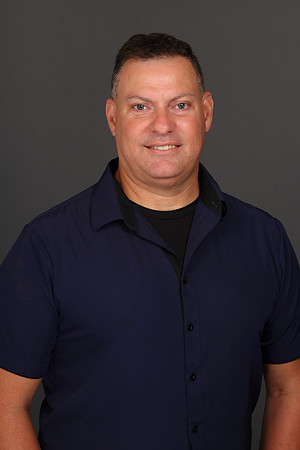 16 Enrique Fernandez Headshot-1