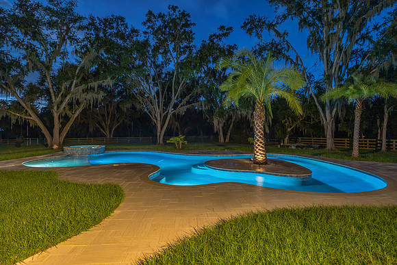 Larsen's Pool Neaves Pool & Spa Evening-1