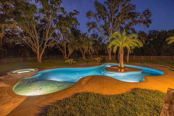 Larsen's Pool Neaves Pool & Spa Evening-4