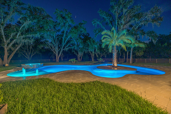 Larsen's Pool Neaves Pool & Spa Evening-10