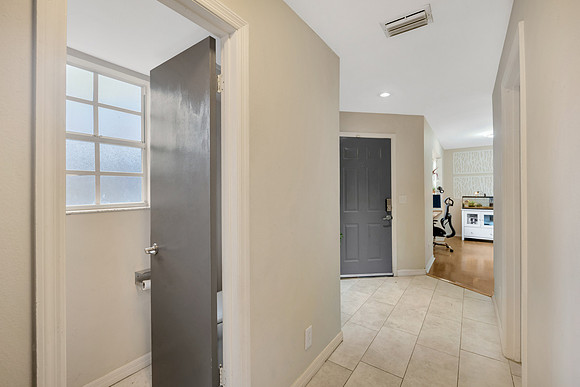 Kim Swearingen 6831 S. Wall St.-17