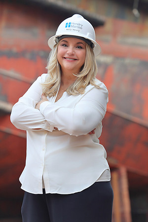 Kelly Hendry Headshots-19