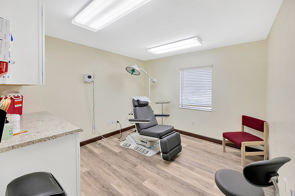 Suncoast Skin Sebring Building-3