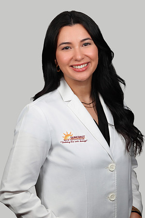 Suncoast Skin Valentina Chapman Headshot Gray 2