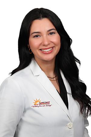 Suncoast Skin Valentina Chapman Headshot White 1