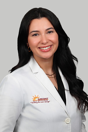 Suncoast Skin Valentina Chapman Headshot Gray 1
