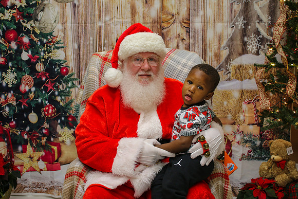 Mickey Keenan Pictures with Santa 2024-14