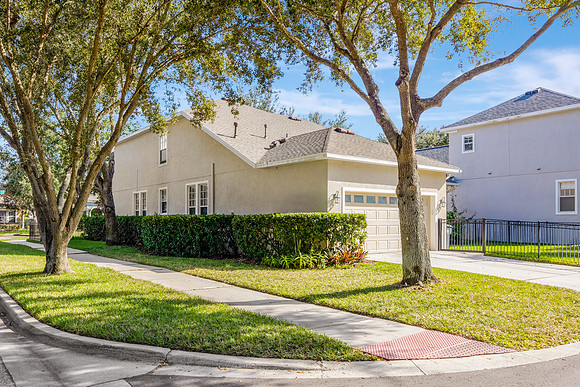 Brownlee 5929 Fishhawk Crossing Blvd.-46