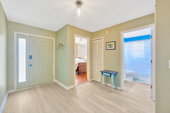 Erica 5136 Spike Horn Dr.-2