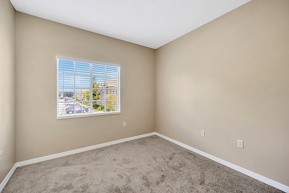 Zoey 9507 Grovesdale Cir #201-14