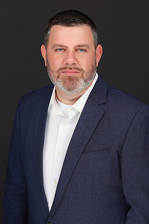 Shawn Henson Business Headshots-1
