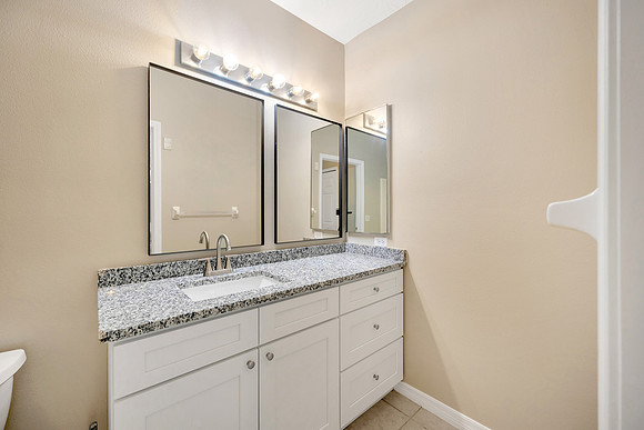 Zoey 9507 Grovesdale Cir #201-21