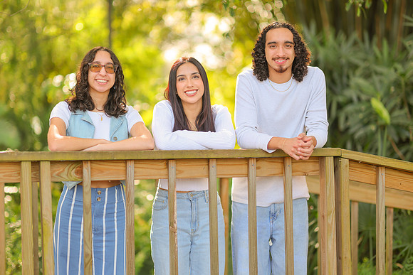 Mohnshine Family Portraits USF Garden-17