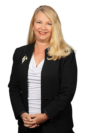 Staci 2 Hilton Headshot White