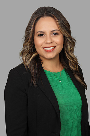 Nikki Diaz 2 Hilton Headshot Gray