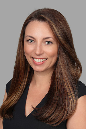 Natalie Hilton Headshot Gray