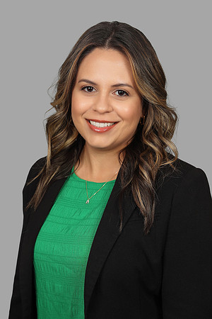 Nikki Diaz 4 Hilton Headshot Gray