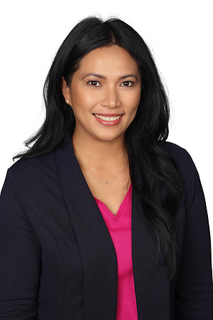 Michelle Tabb 2 Hilton Headshot White