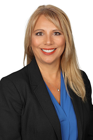 Jen Hilton Headshot White