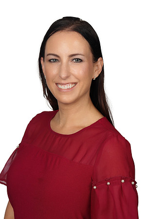 Jenn Smith 2 Hilton Headshot White