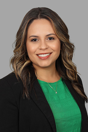 Nikki Diaz Hilton Headshot Gray