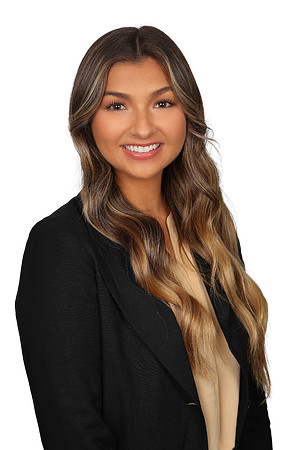 Mallory 2 Hilton Headshot No BG