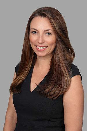 Natalie 2 Hilton Headshot Gray