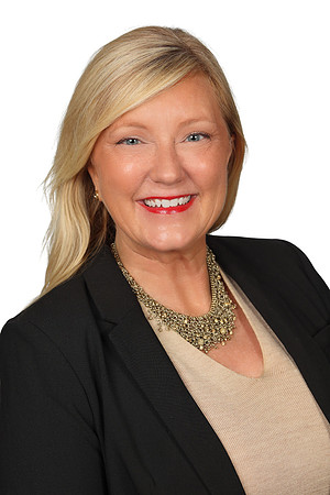 Erin Randall Hilton Headshot White