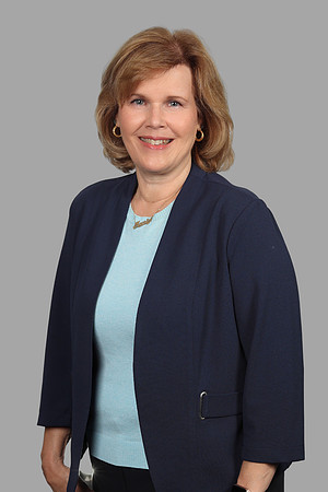 Maria 2 Hilton Headshot Gray