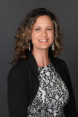 Hilary Busby Moffitt Headshot 2025-1